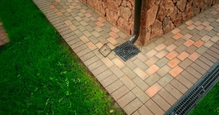 Отмостка вокруг дома цена за м2 работа - залить отмостку в Кимрах по выгодной стоимости от 1360 руб/м2